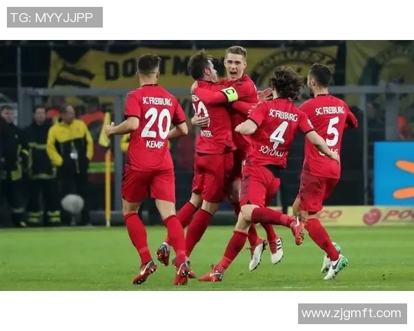 多特蒙德险胜弗赖堡,保住领先优势! 多特蒙德险胜弗赖堡,保住领先优势!