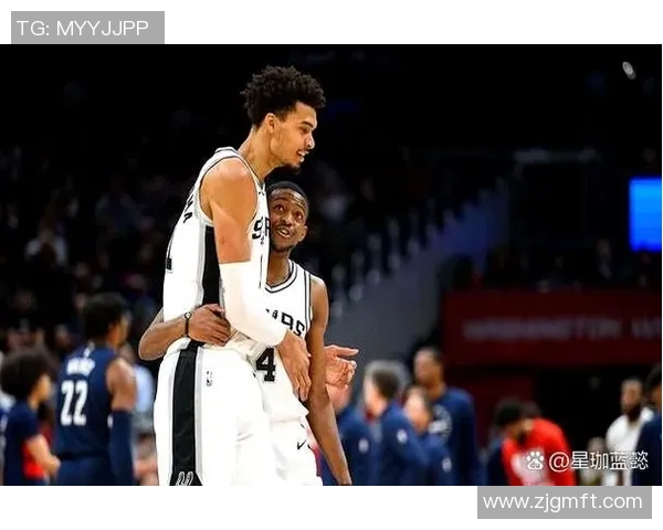 马刺主场大胜开拓者，连续赢球势头不减，季后赛席位稳固