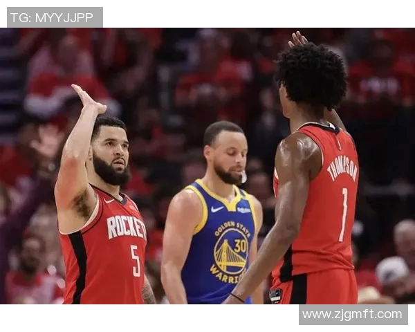 勇士全队备战火箭，希望卫冕总冠军