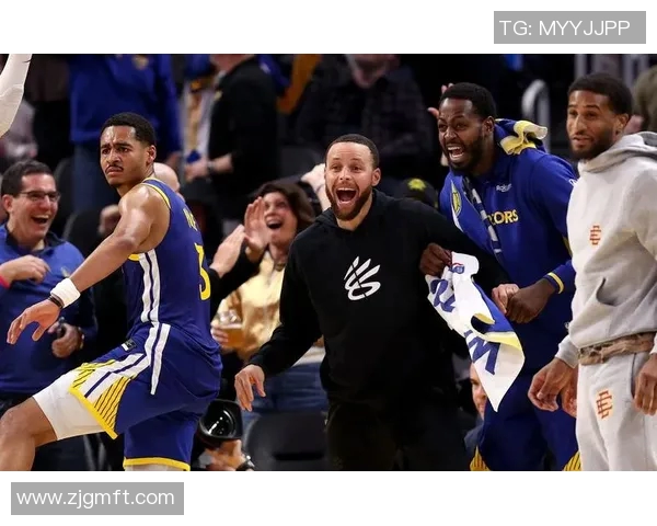 勇士大胜开拓者，取得西部决赛先机